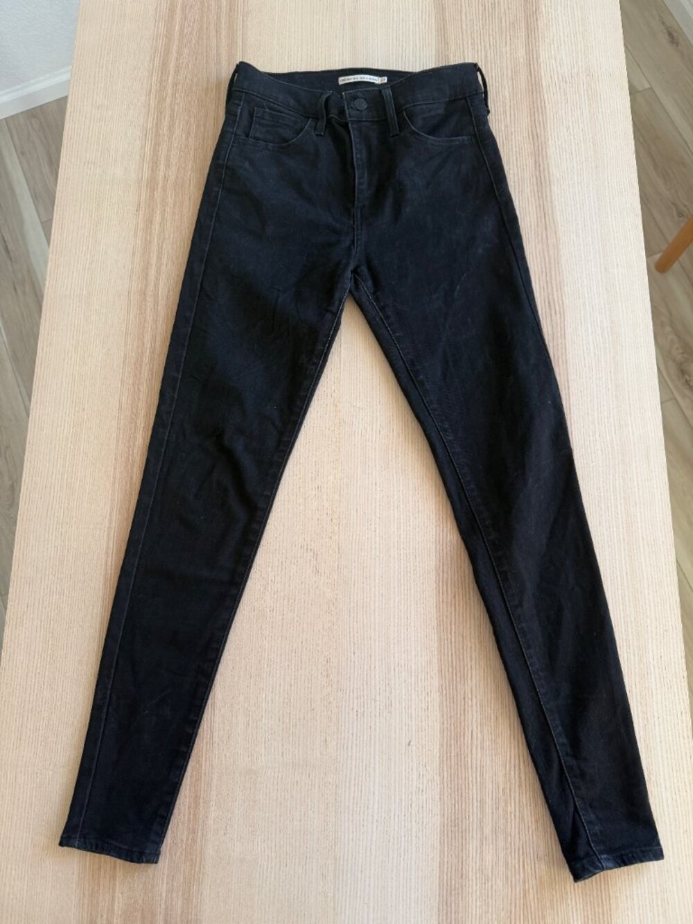 Levi’s 720 High Rise Super Skinny Black Jeans Women’s 27